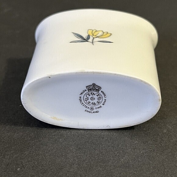 Romantic Floral Small Vase Vanity Desk Makeup Pen Toothpick Paint Brush Holder - Picture 6 of 9